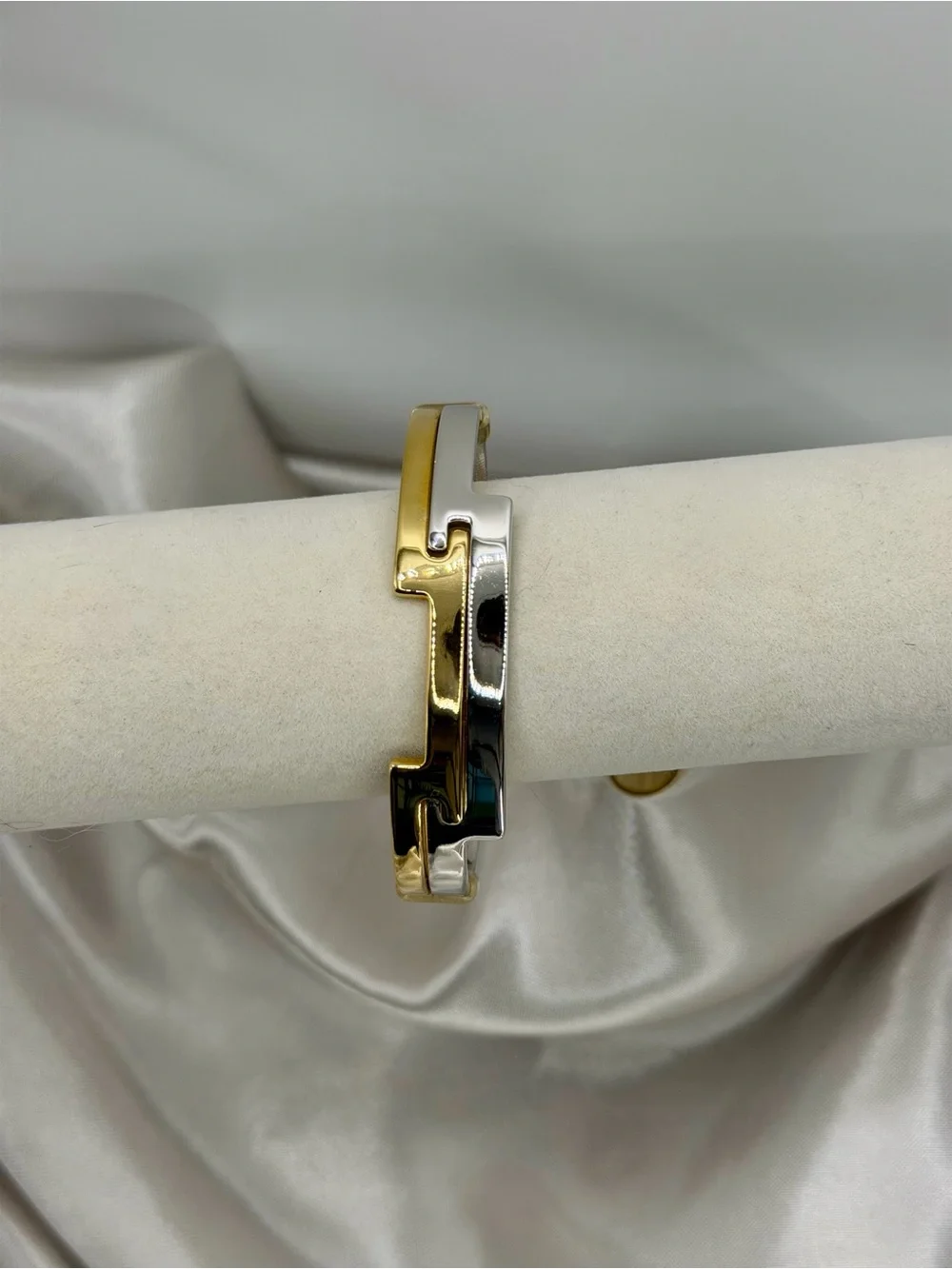 Vintage Avon Gold & Silver Tone Interlocking Counterparts Cuff Bracelet